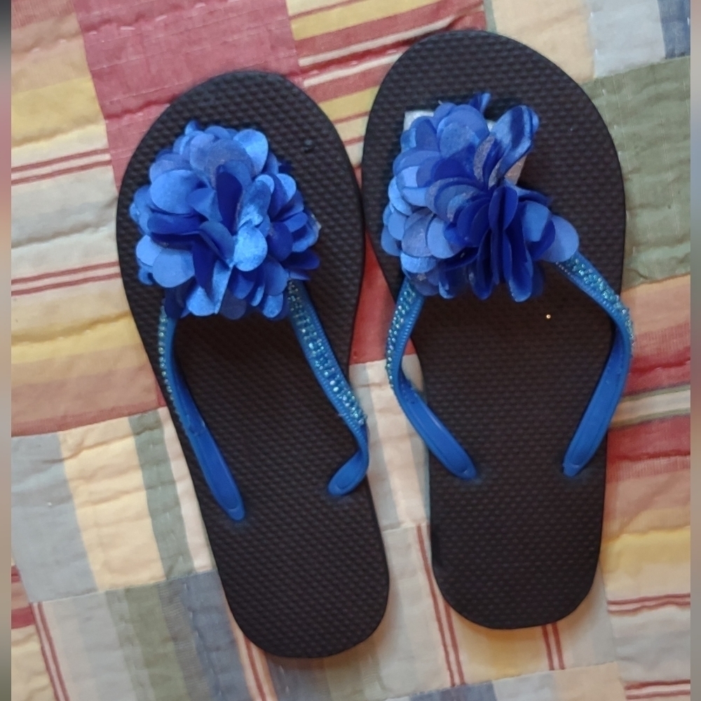 New condition sandals shoes for women size 5